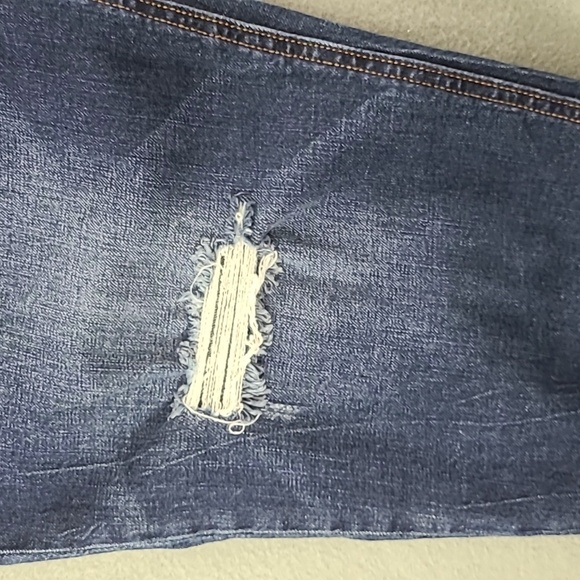 OLD NAVY Women's Boyfriend Skinny Distressed Stretch Blue Jeans -‎ Size 18 - Picture 2 of 11